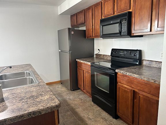 4th image of 845 Avenue E