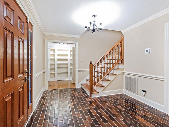 5th image of 7012 N Ridge Dr