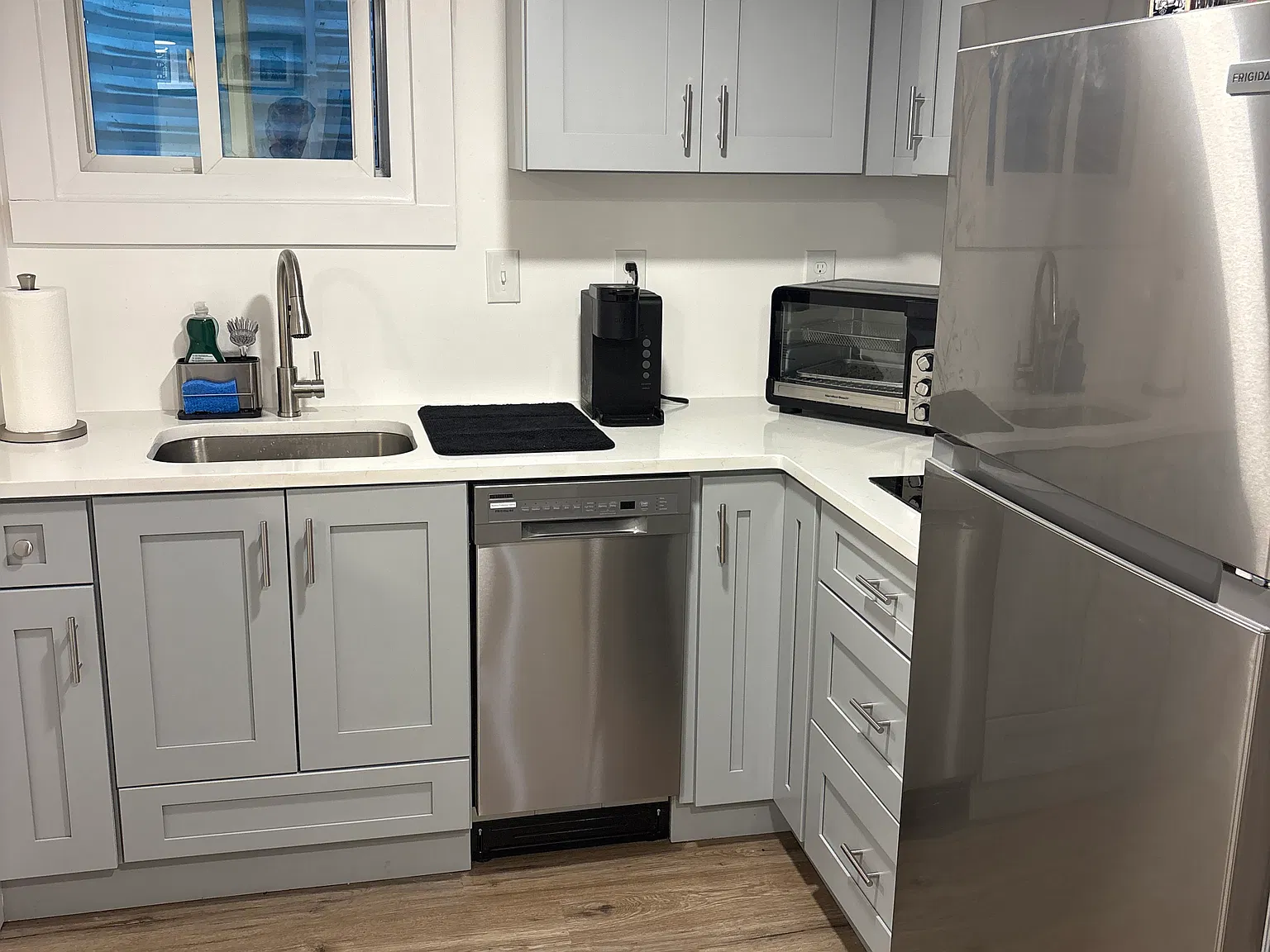 Studio, 400 sqft, $1,200 — Photo 2
