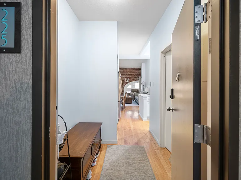 106 13th St #225 — Photo 15