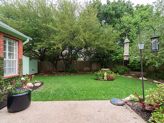 4th image of 2509 Goldfinch Dr