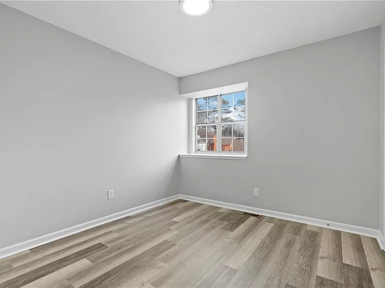 6623 Sevenoaks Dr — Photo 14