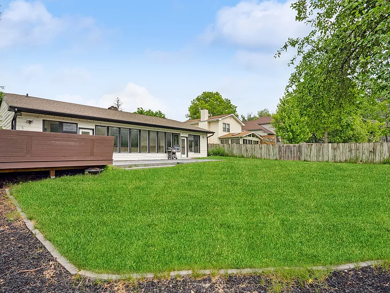 2310 Yorkshire Dr — Photo 18