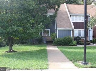 11162 Forest Edge Dr, Reston, VA 20190