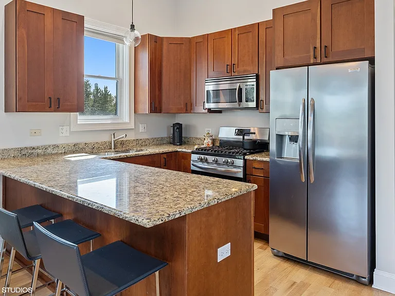 2127 W Walton St #3 — Photo 14