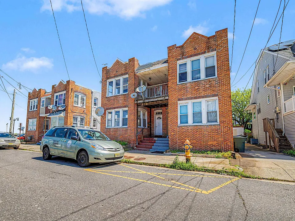 121 N Kingston Ave #2