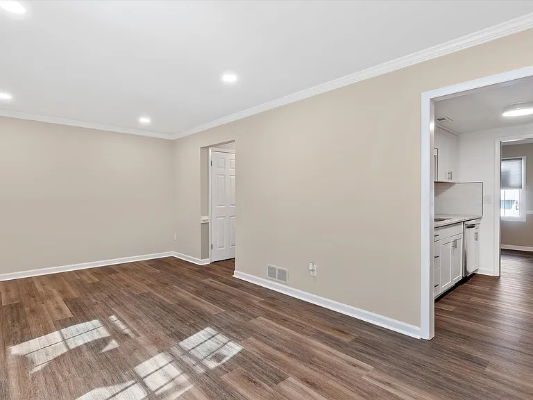 2938 E Saint Marks Rd — Photo 8