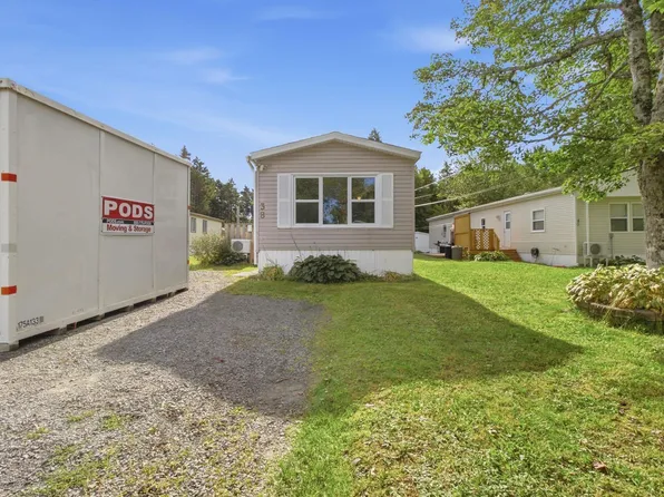38 Elcona Ave, Middle Sackville, NS B4E 3B2