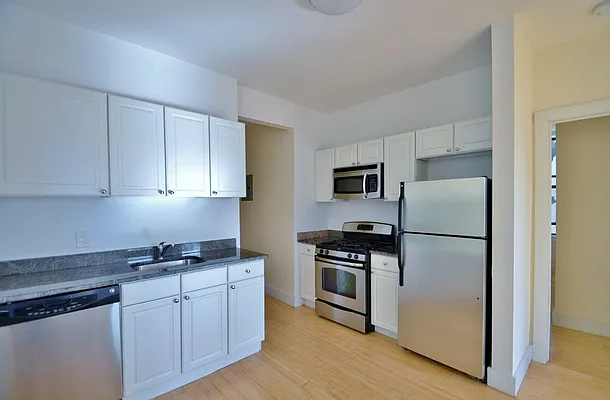 Rented by CITY SKYLINE REALTY INC | media 28