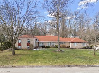 7477 Angel Dr NW, North Canton, OH 44720