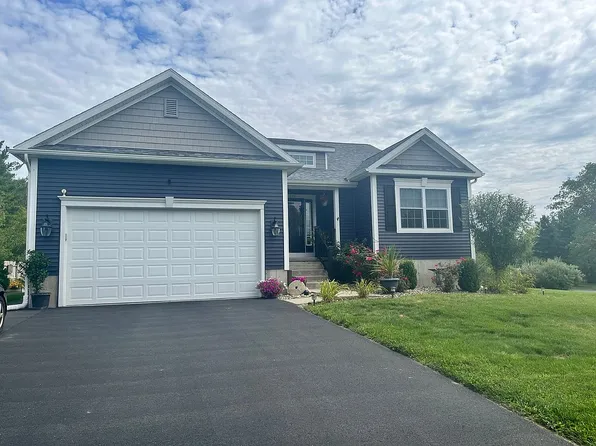 325 Feuz Rd, Schenectady, NY 12306