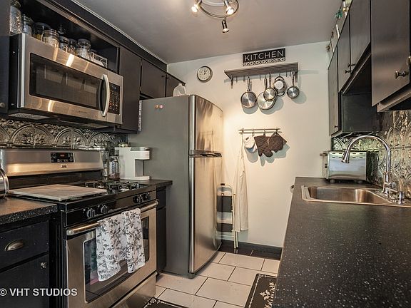 4th image of 764 Gloucester Dr #764