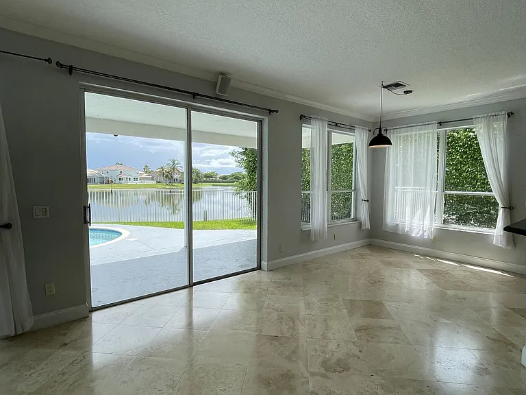 12738 Maypan Dr — Photo 4