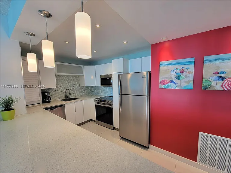 3505 S Ocean Dr #1011 — Photo 9