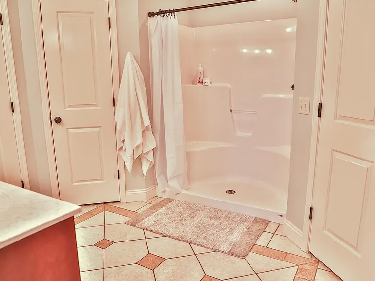 1805 Shanun Ct — Photo 10