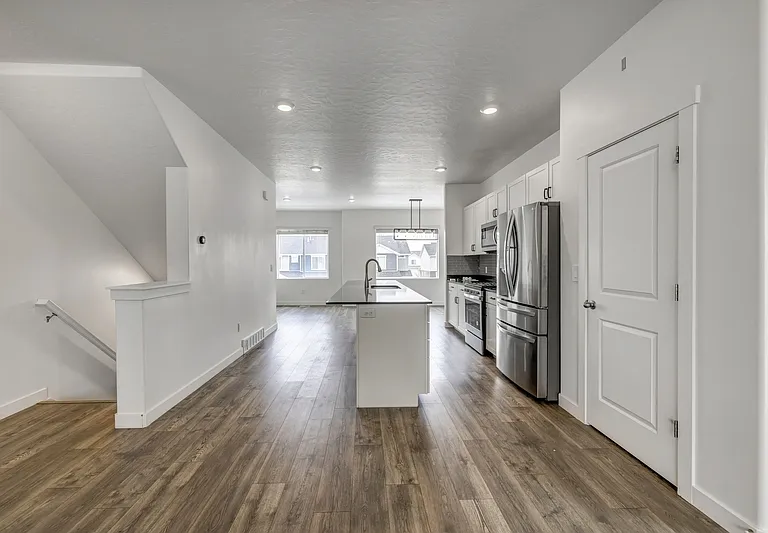 1063 E Waterway Ln #1 — Photo 16