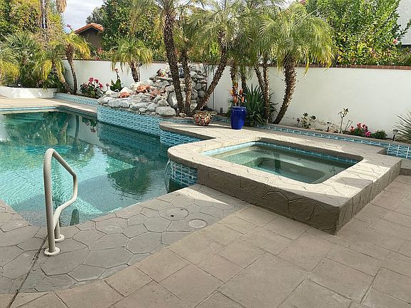4th image of 42710 Somerset Way