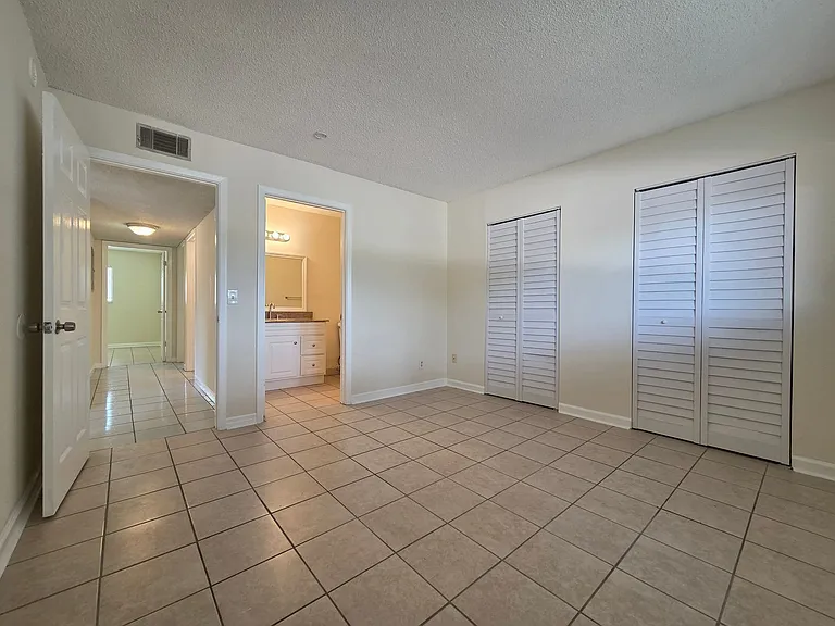 605 Northlake Blvd #48 — Photo 14