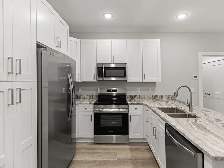 305 Okaloosa Ave — Photo 6