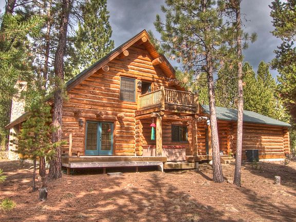 Rear, hot tub, horse shoes 