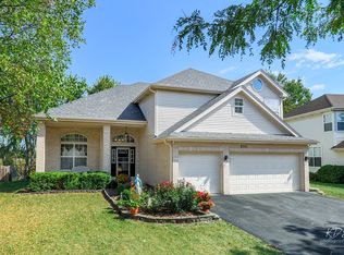 2112 Whitethorn Dr, Aurora, IL 60503