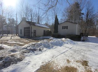 17 Academy Rd, Monmouth, ME 04259