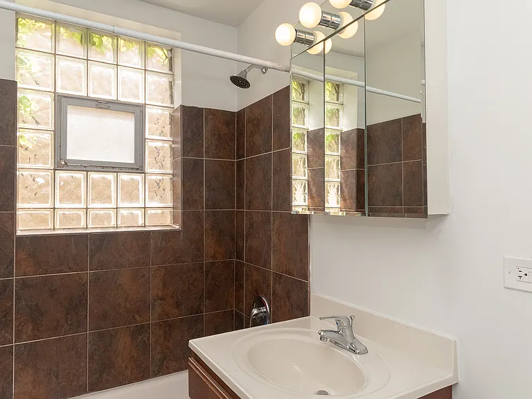 629 W. Deming — Photo 14