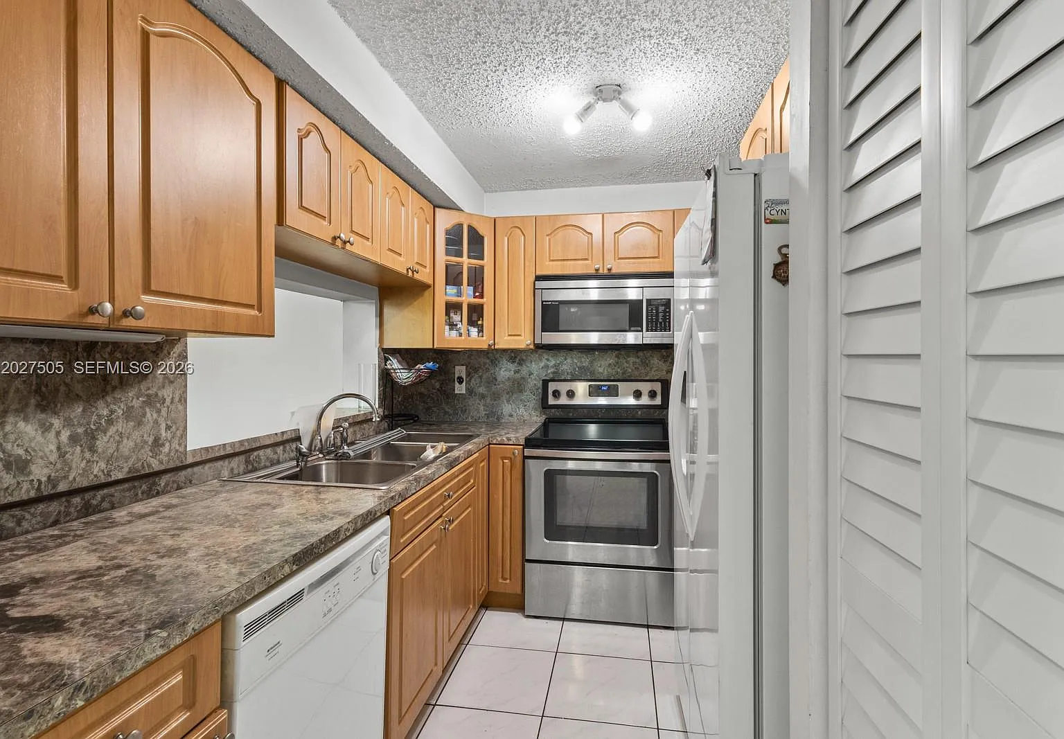 Coral Towers Condo — Photo 4