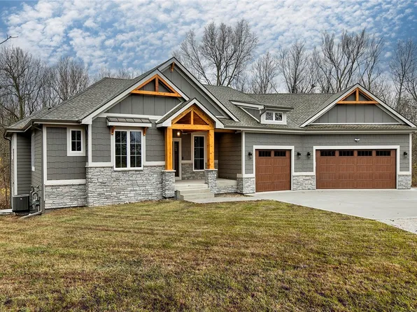 1240 NE 52nd St, Des Moines, IA 50313