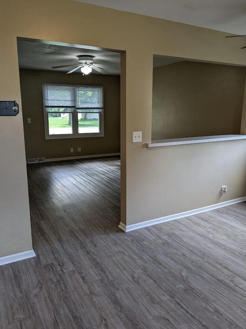 2 bed, 950 sqft, $1,800 — Photo 3