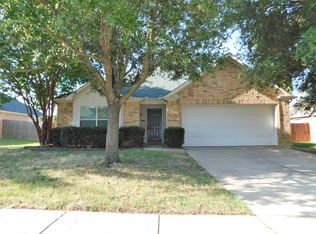 3804 Luck Hole Dr, Denton, TX 76210