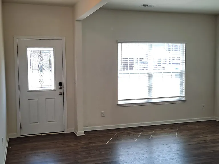 1527 Sergeant Ln — Photo 5
