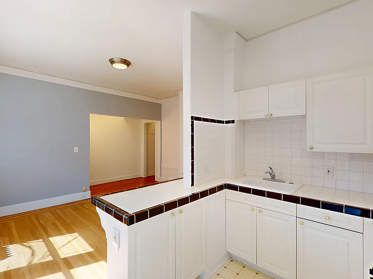1408 California St #203 — Photo 3