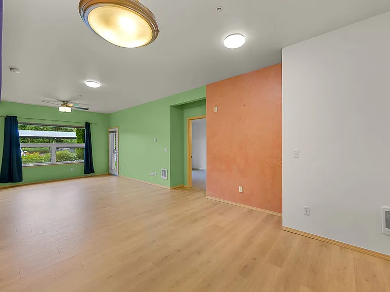512 Darby Dr #104 — Photo 18