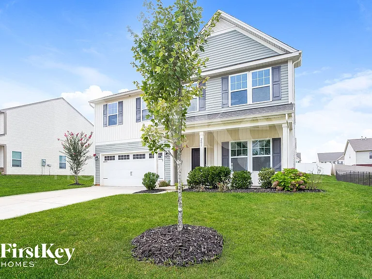 201 Jobe Dr — Photo 3