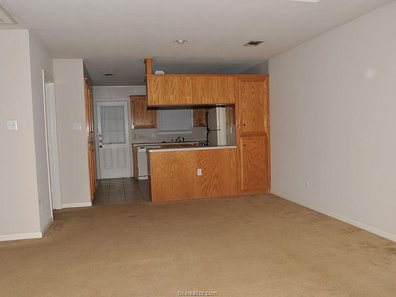 3rd image of 1709 S Dexter Dr