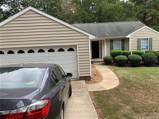 1st image of 9908 Lottie Ln
