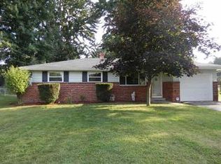 633 W Dean Rd, Temperance, MI 48182