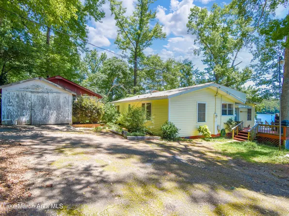 962 Point Cloxson Cir, Jacksons Gap, AL 36861