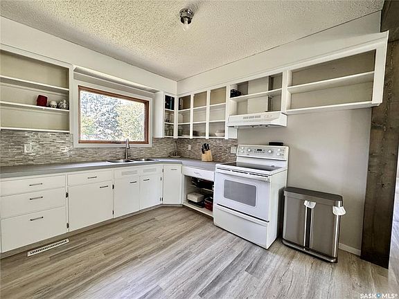 5th image of 130 1st AVENUE N