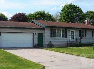 303 Hawthorne Rd, Iowa Falls, IA 50126