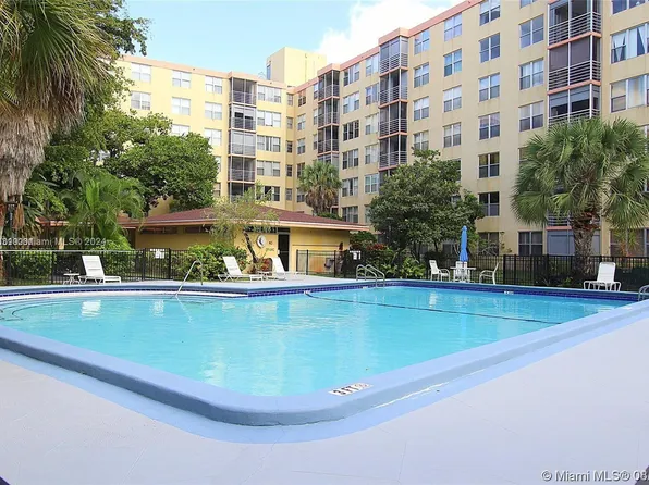 17890 W Dixie Hwy APT 612, North Miami Beach, FL 33160