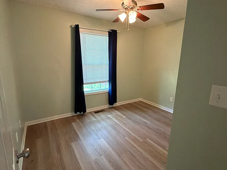 130 Stone Mountain Ct — Photo 11