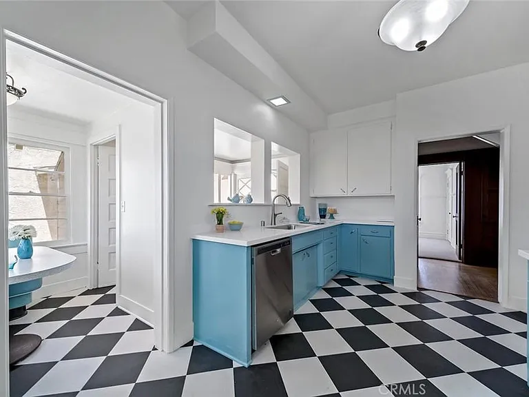 14211 Cedarwood St — Photo 19