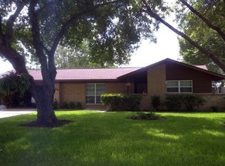 1920 Jackson St, Port Lavaca, TX 77979