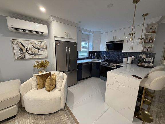 2nd image of 215-04 40th Ave Floor 2