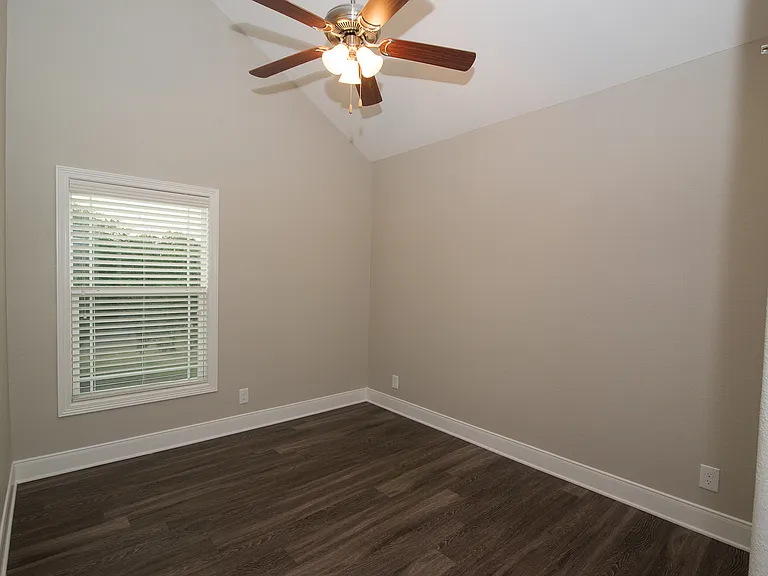701 Hereford St #A — Photo 8