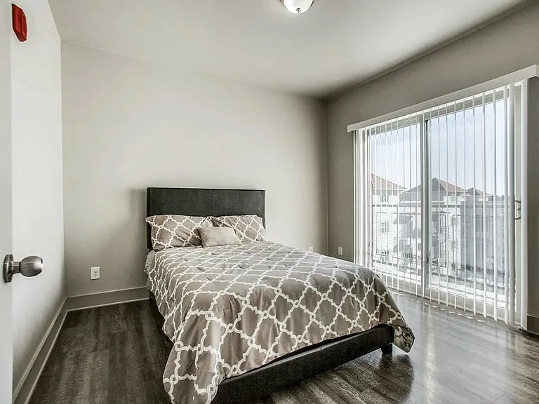 Richland Park Apartments — Photo 17