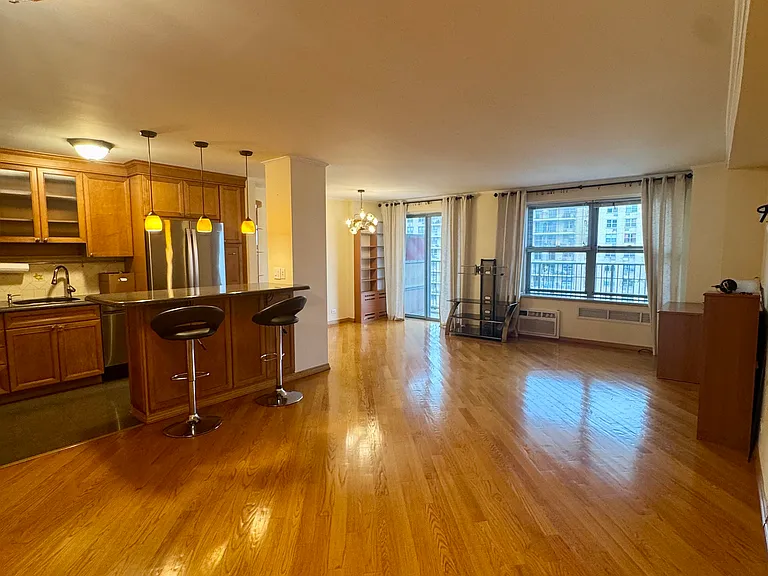 601A Surf Ave #19 — Photo 3