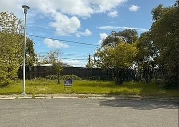 1st image of 600 Norma Ct